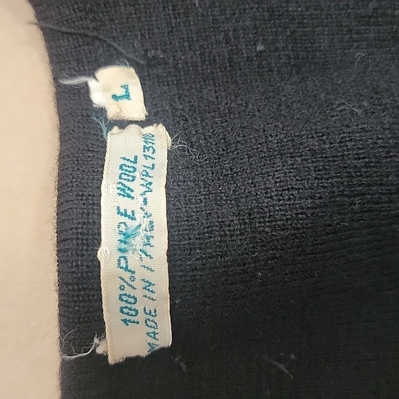 Unbranded, Size L Vintage Black 100% Pure Wool V Neck Sweater with Pockets - Picture 9 of 11